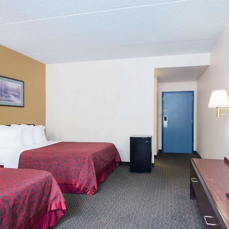 Days Inn By Wyndham Chambersburg Buitenkant foto