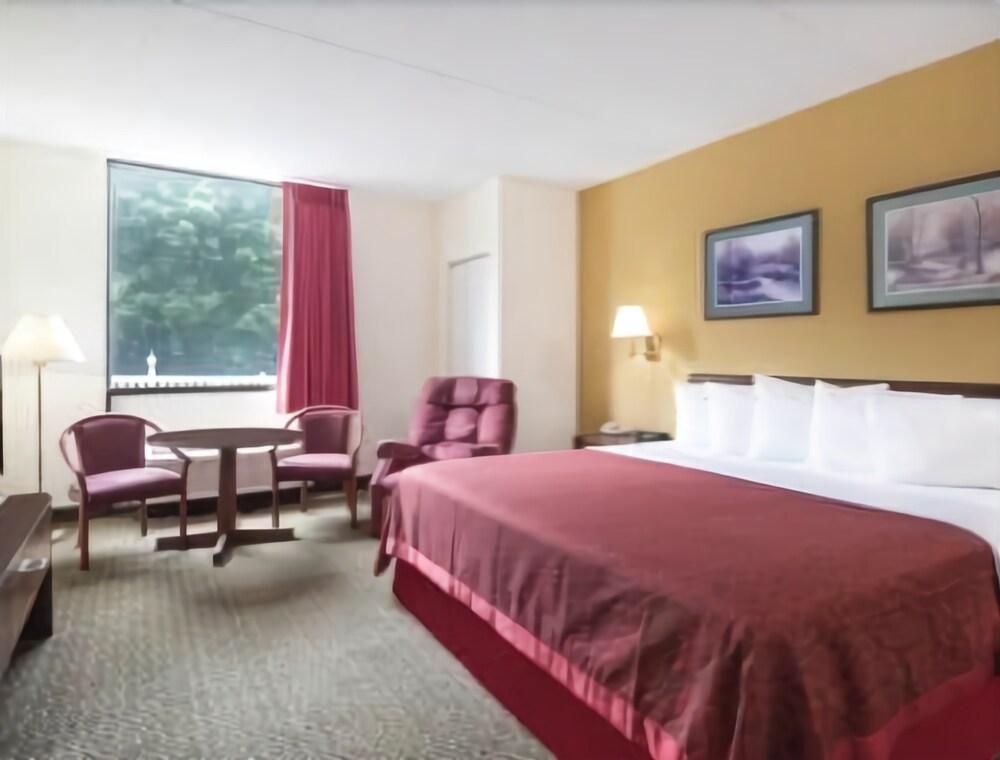 Days Inn By Wyndham Chambersburg Buitenkant foto