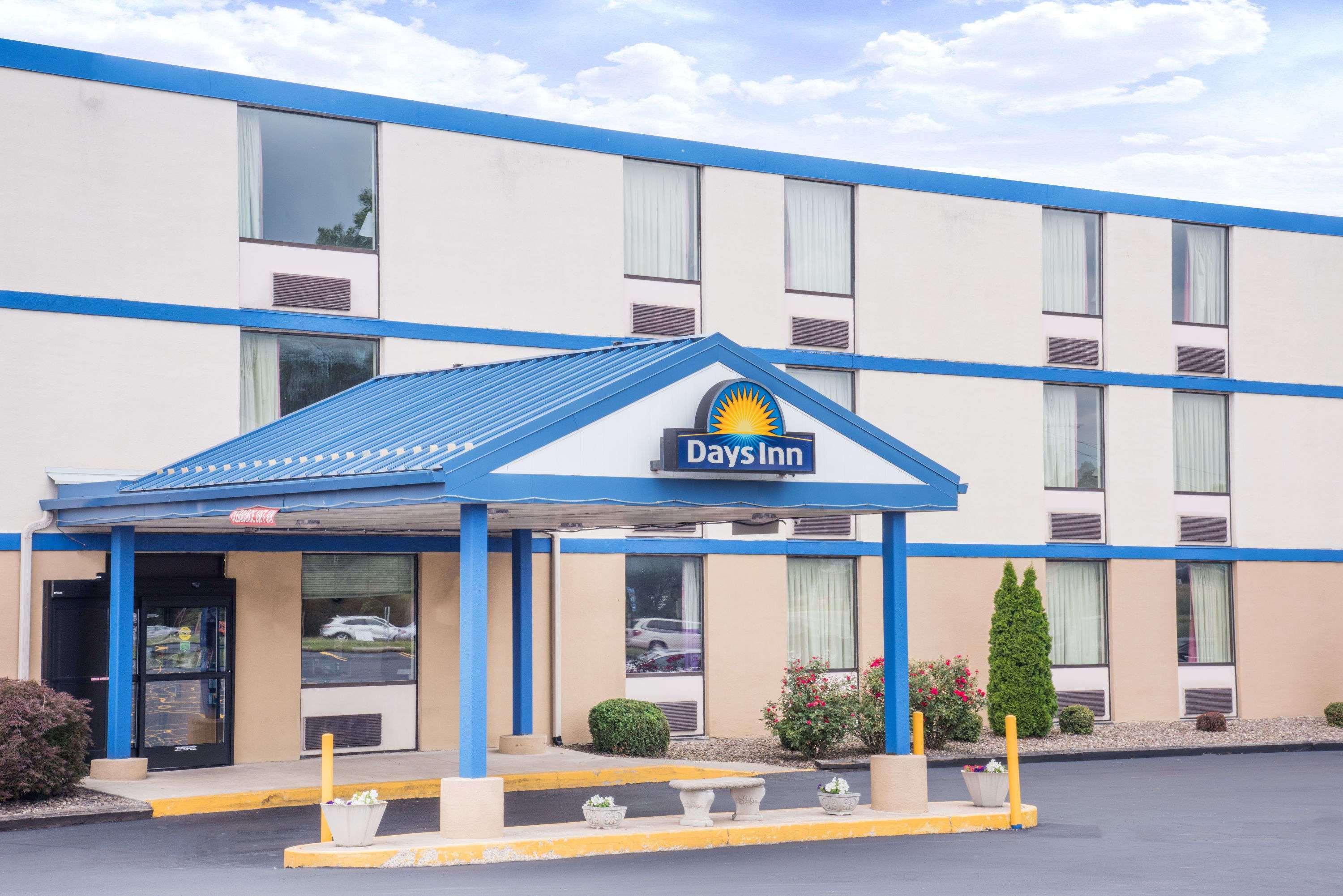 Days Inn By Wyndham Chambersburg Buitenkant foto