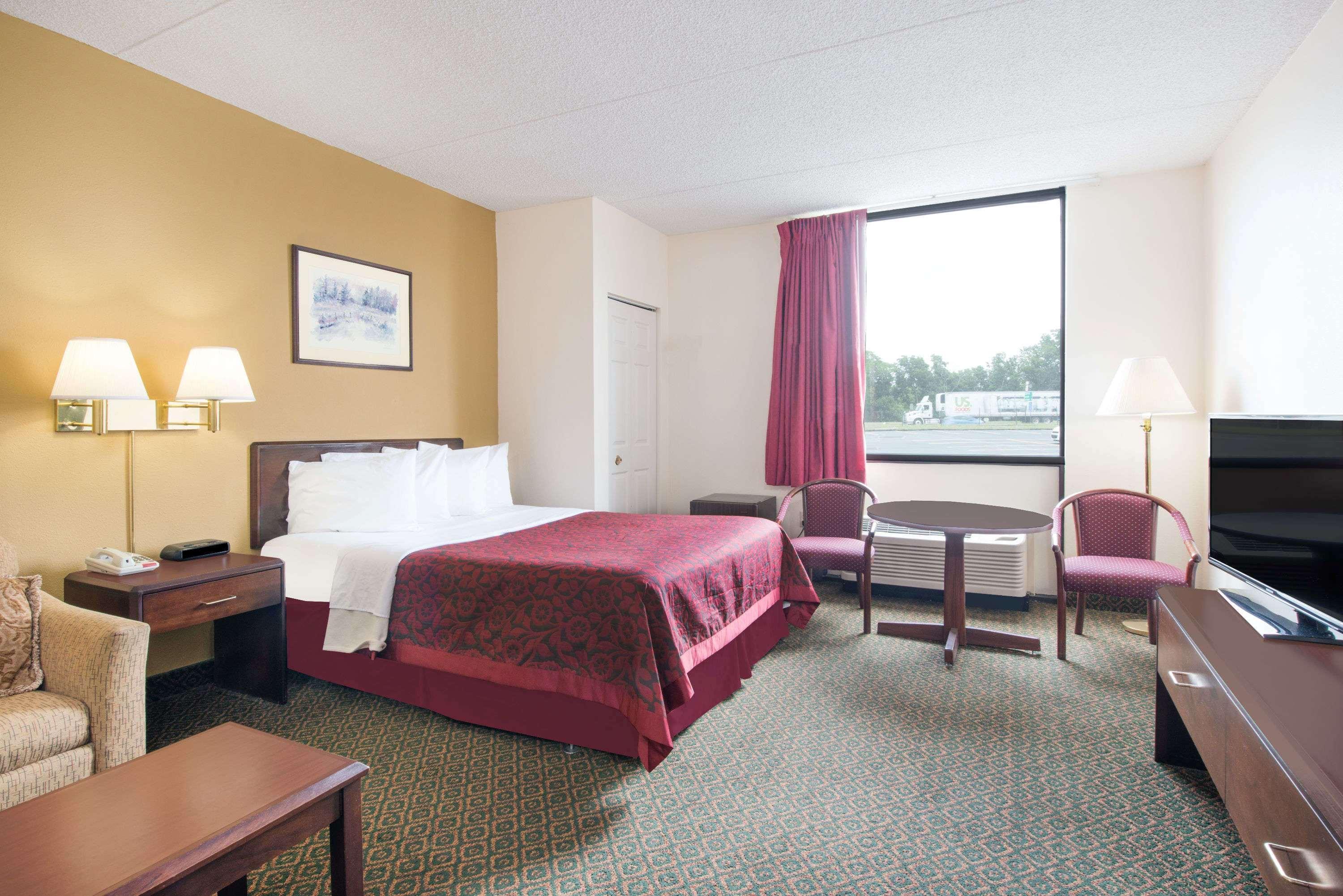 Days Inn By Wyndham Chambersburg Buitenkant foto